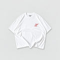 Camiseta blanca boxy oversize Legendary Immortal God con monograma rojo en el pecho.