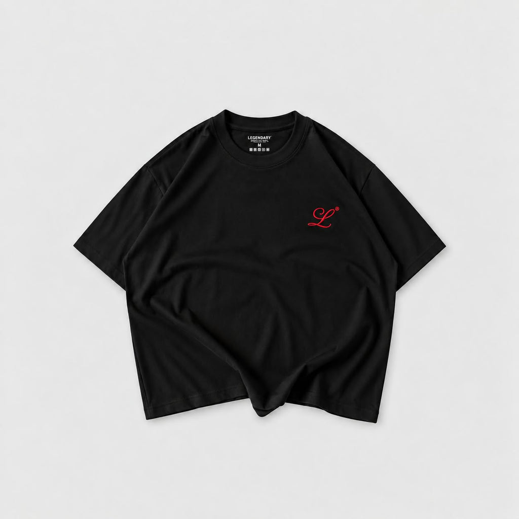 Camiseta negra boxy oversize Legendary Immortal God con monograma rojo en el pecho.