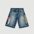 Short baggy denim azul Legendary Mafia con bordado gráfico de pistola y proyectiles en las piernas.